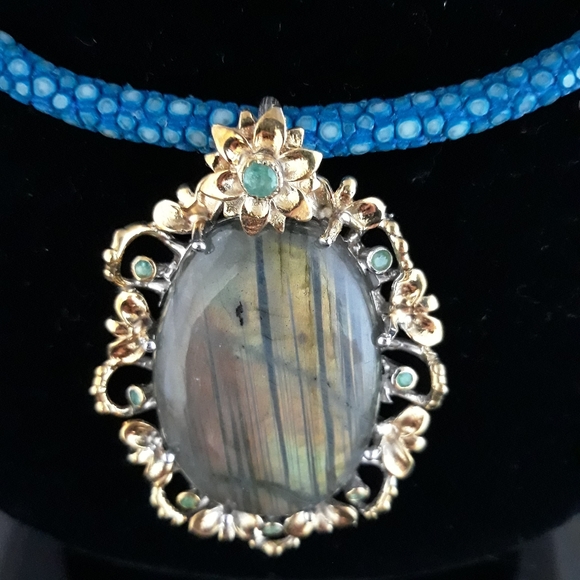 NEW! Handcrafted Labradorite and Stingray Necklace - Picture 11 of 15